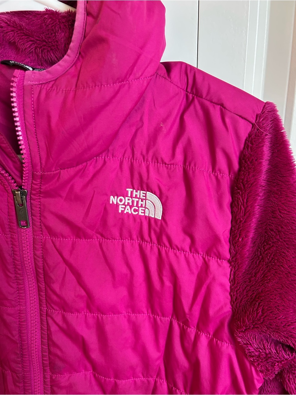 The North Face Girls' Bright Magenta Hooded Fleece & Insulated Jacket - Picture 2 of 6